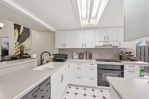 Pembroke Pines FL 33025