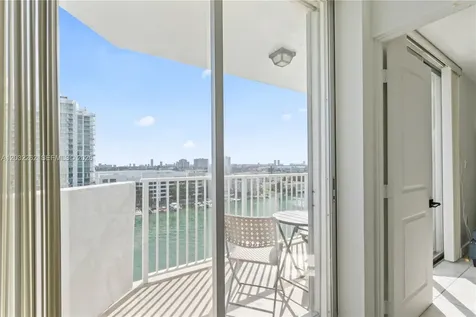 7933 E West Drive North Bay Village FL 33141
