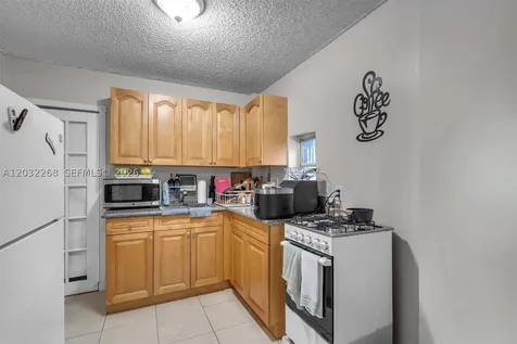 4820 W 2nd Lane Hialeah FL 33012