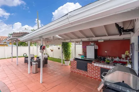 4820 W 2nd Lane Hialeah FL 33012