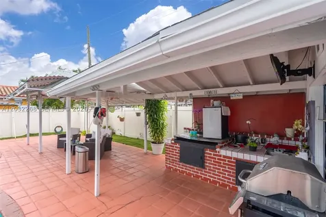 4820 W 2nd Lane Hialeah FL 33012