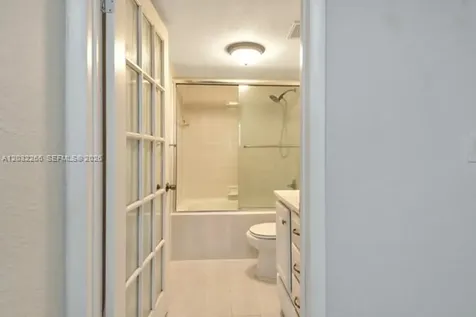 2735 W 52nd Street Hialeah FL 33016