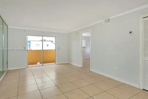 2735 W 52nd Street Hialeah FL 33016