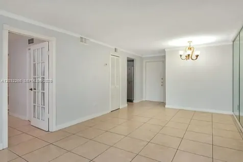 2735 W 52nd Street Hialeah FL 33016