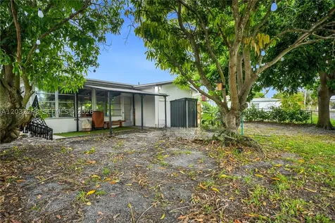 3940 NW 47th Avenue Lauderdale Lakes FL 33319