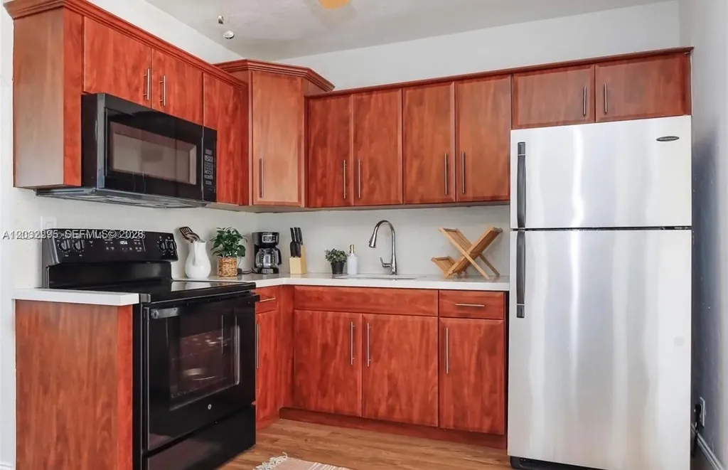 2740 Dewey Street Hollywood FL 33020