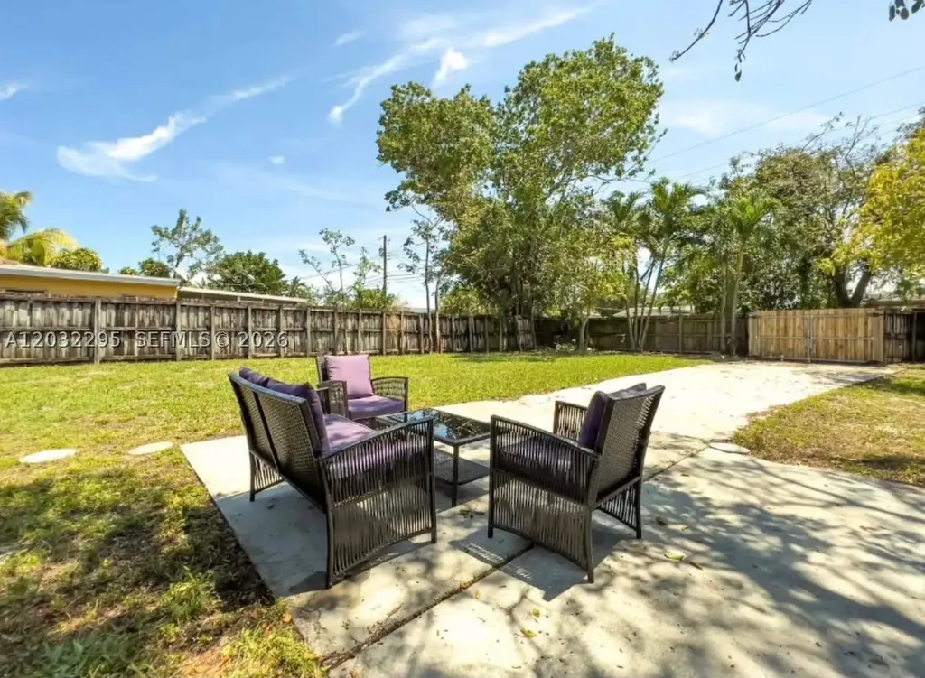 2740 Dewey Street Hollywood FL 33020
