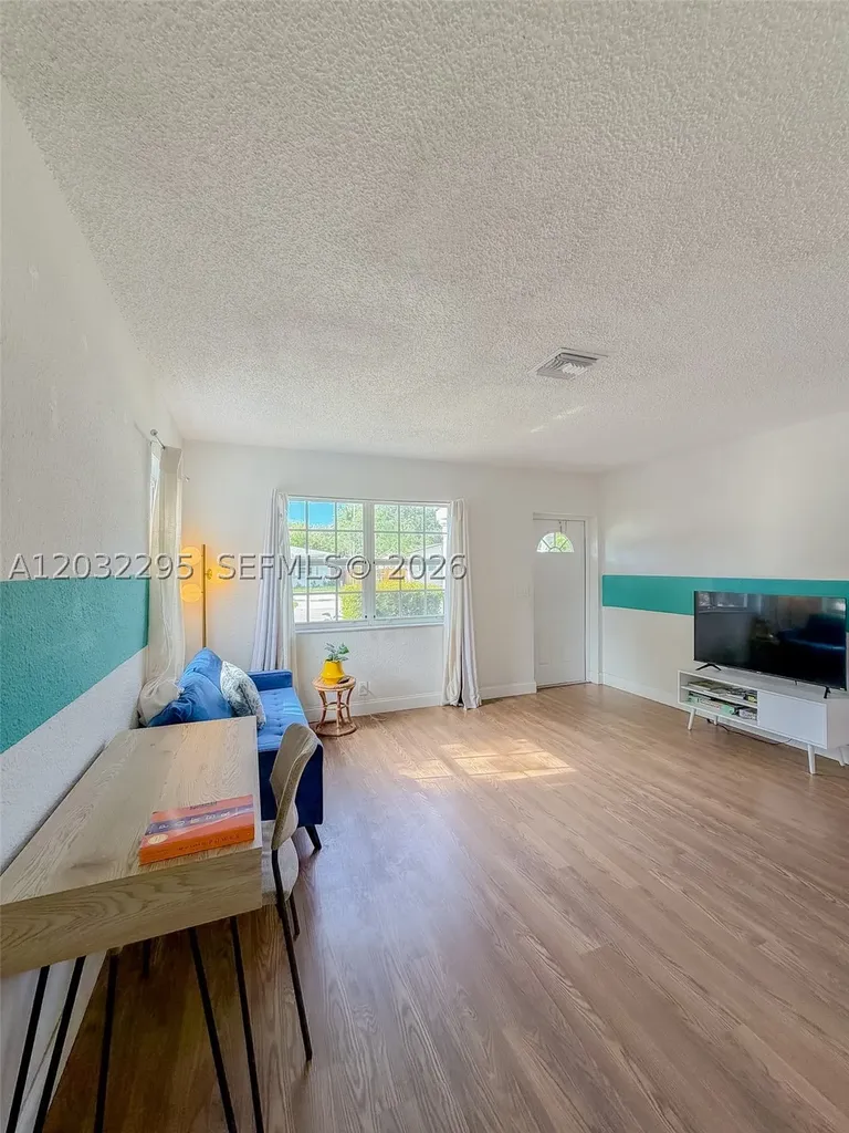 2740 Dewey Street Hollywood FL 33020