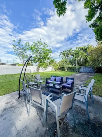 2740 Dewey Street Hollywood FL 33020