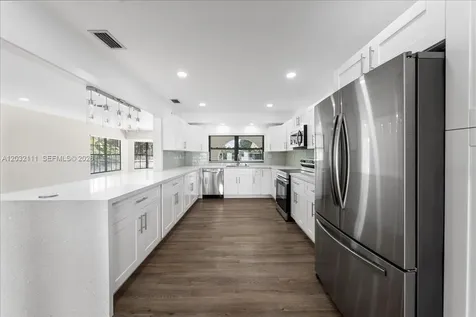7705 SW 66th Street Miami FL 33143