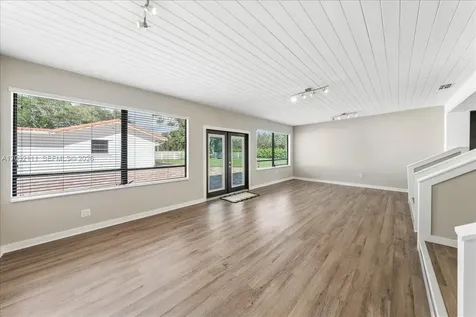 7705 SW 66th Street Miami FL 33143