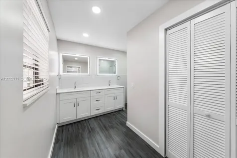 7705 SW 66th Street Miami FL 33143