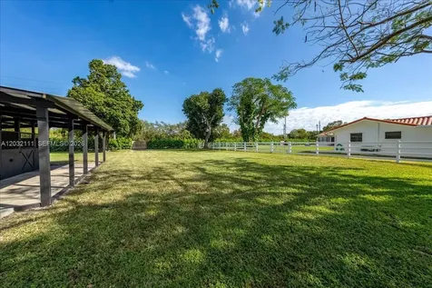 7705 SW 66th Street Miami FL 33143
