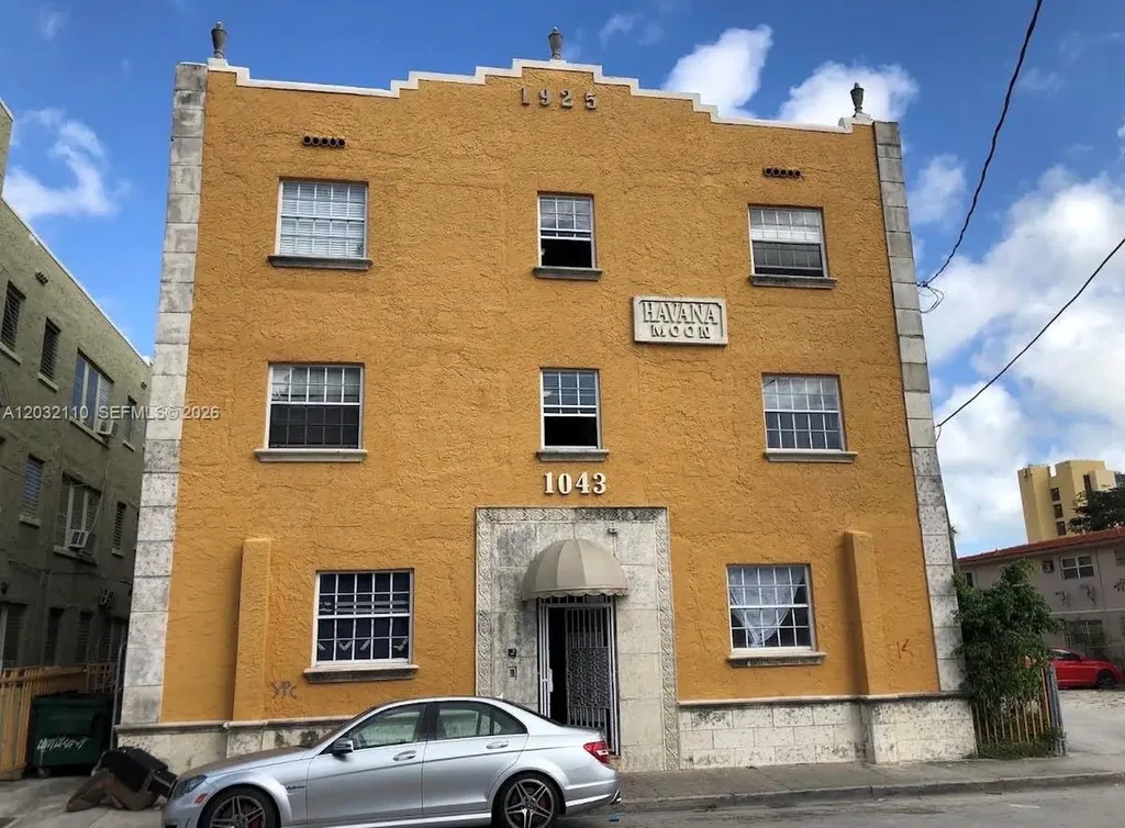 1043 NW 2nd Street Miami FL 33128