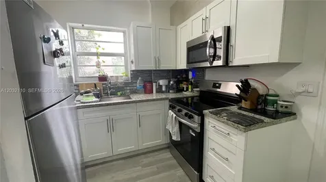 1043 NW 2nd Street Miami FL 33128