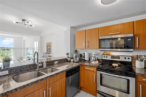 6362 Collins Avenue Miami Beach FL 33141