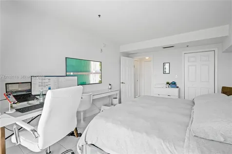 6362 Collins Avenue Miami Beach FL 33141