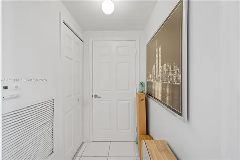 6362 Collins Avenue Miami Beach FL 33141