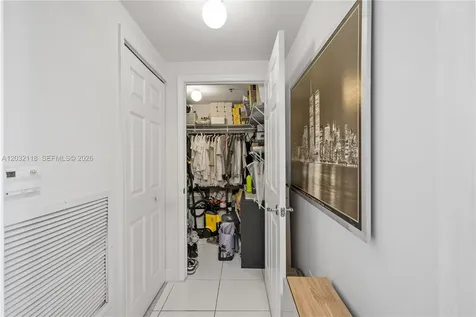 6362 Collins Avenue Miami Beach FL 33141