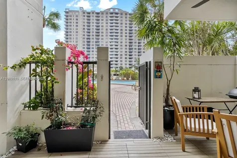 520 Brickell Key Drive Miami FL 33131