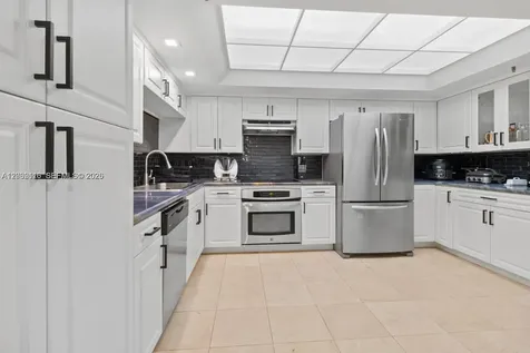 520 Brickell Key Drive Miami FL 33131