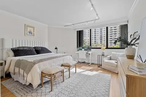 520 Brickell Key Drive Miami FL 33131