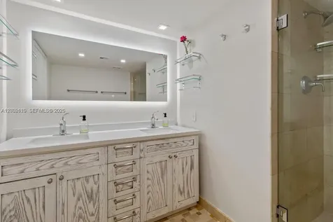 520 Brickell Key Drive Miami FL 33131