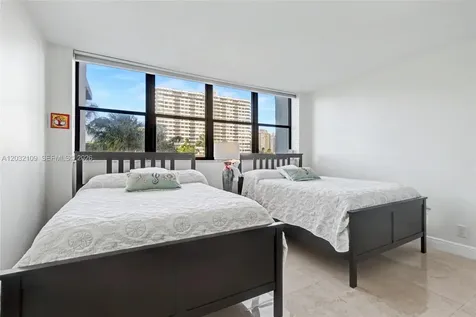 2017 S Ocean Drive Hallandale Beach FL 33009