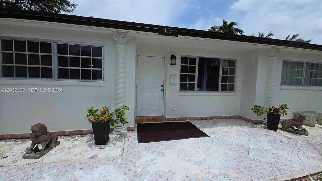 313 SW 2nd Terrace Hallandale Beach FL 33009