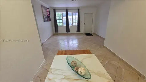 313 SW 2nd Terrace Hallandale Beach FL 33009