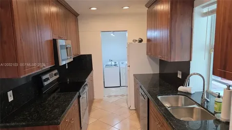 313 SW 2nd Terrace Hallandale Beach FL 33009