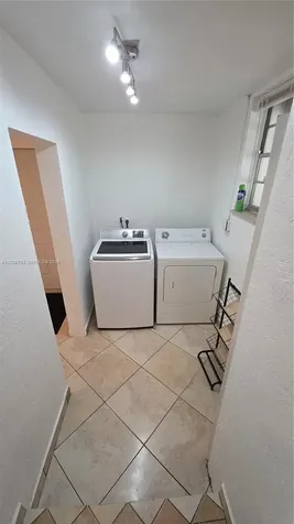 313 SW 2nd Terrace Hallandale Beach FL 33009