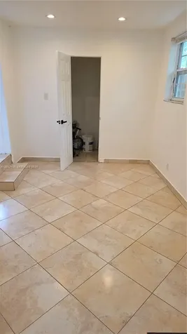 313 SW 2nd Terrace Hallandale Beach FL 33009