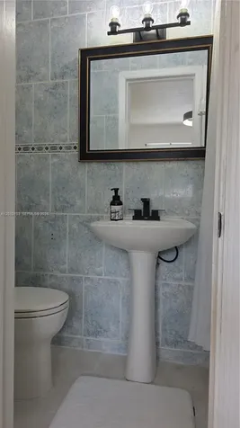 313 SW 2nd Terrace Hallandale Beach FL 33009