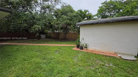 313 SW 2nd Terrace Hallandale Beach FL 33009