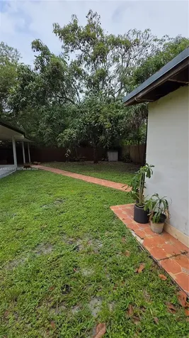313 SW 2nd Terrace Hallandale Beach FL 33009