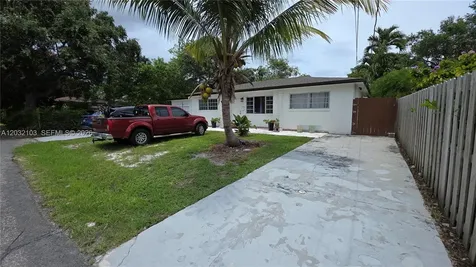 313 SW 2nd Terrace Hallandale Beach FL 33009