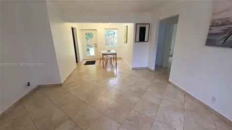 313 SW 2nd Terrace Hallandale Beach FL 33009
