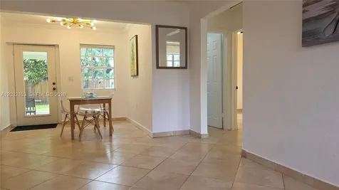 313 SW 2nd Terrace Hallandale Beach FL 33009