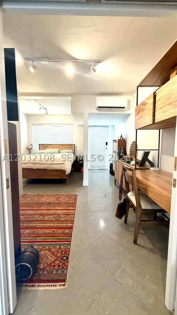 626 Meridian Avenue Miami Beach FL 33139
