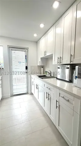 626 Meridian Avenue Miami Beach FL 33139