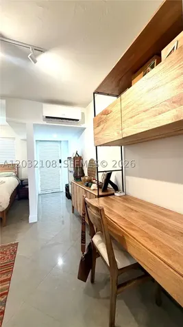 626 Meridian Avenue Miami Beach FL 33139
