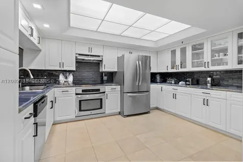 520 Brickell Key Drive Miami FL 33131