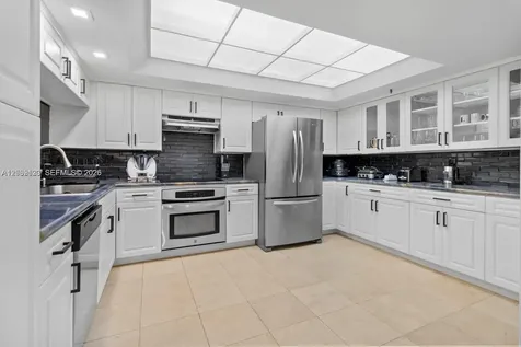 520 Brickell Key Drive Miami FL 33131