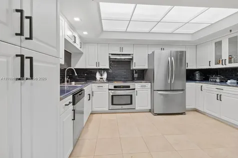 520 Brickell Key Drive Miami FL 33131