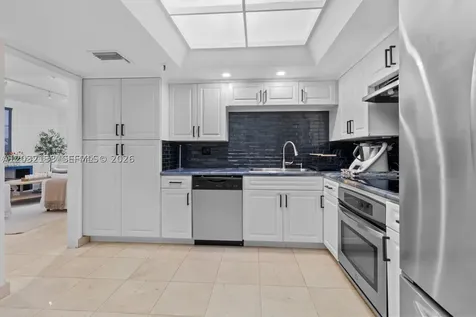 520 Brickell Key Drive Miami FL 33131