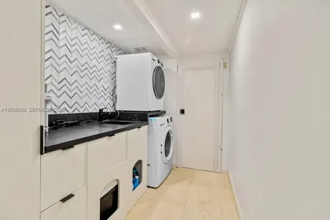 520 Brickell Key Drive Miami FL 33131