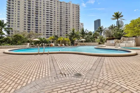 520 Brickell Key Drive Miami FL 33131