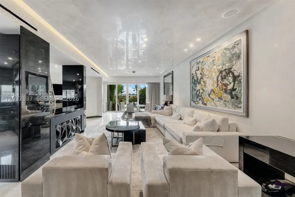 5021 NE London Walk Terrace Miami FL 33138