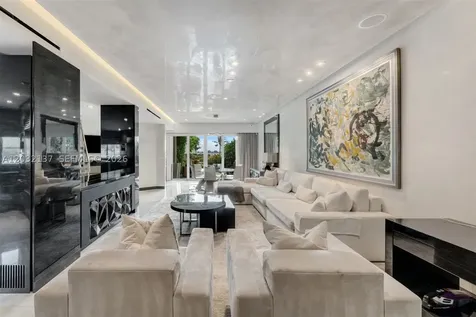 5021 NE London Walk Terrace Miami FL 33138